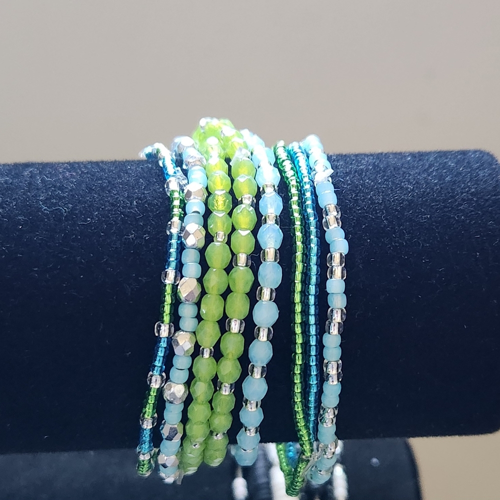Multicolor Beaded Bracelet 8 Piece Set